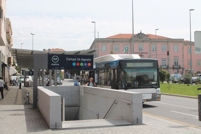 Campo 24 de Agosto metro station entrance from the street